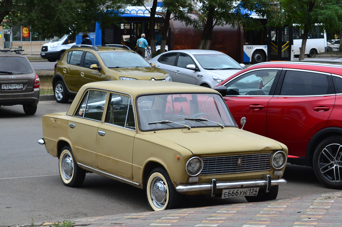 Волгоградская область, № Е 666 УН 134 — ВАЗ-2101 '70-83