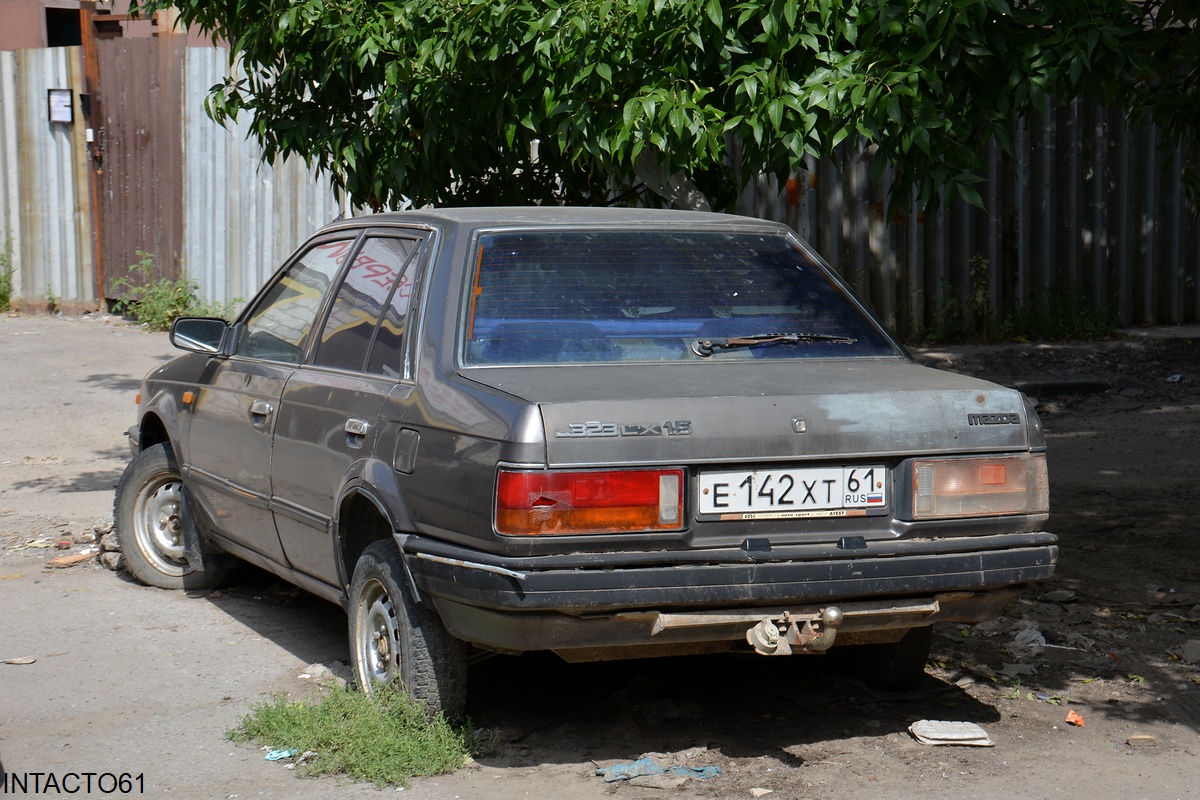 Ростовская область, № Е 142 ХТ 61 — Mazda 323 (BF) '86-94