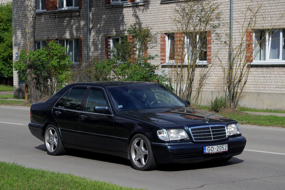 Латвия, № GO-2052 — Mercedes-Benz (W140) '91-98