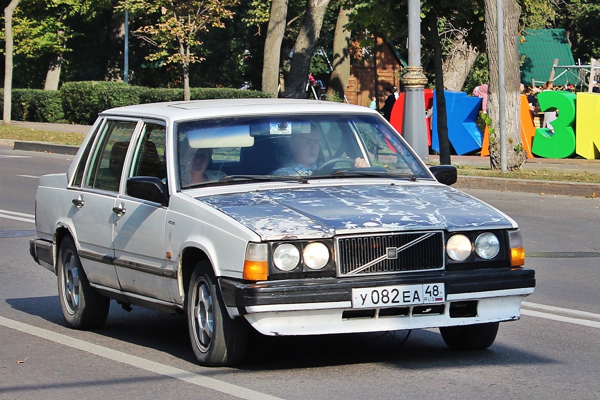 Липецкая область, № У 082 ЕА 48 — Volvo 740 '84-92