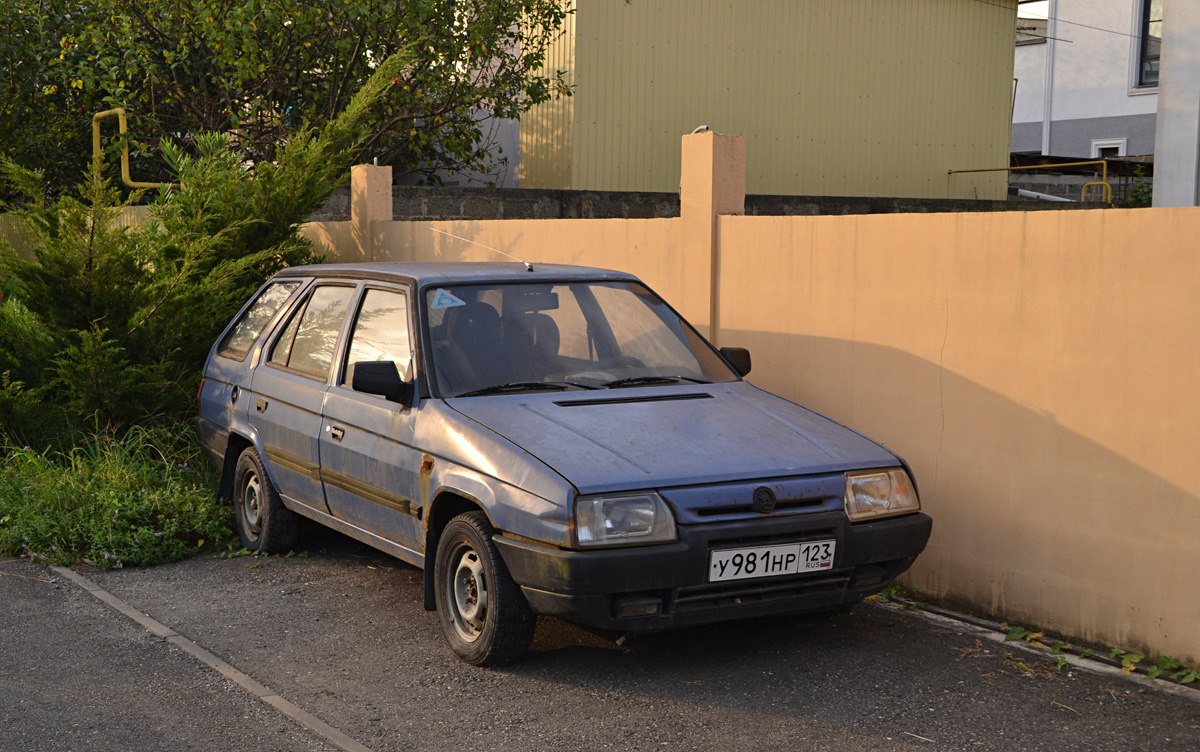 Краснодарский край, № У 981 НР 123 — Škoda Forman (Type 785) '90-95