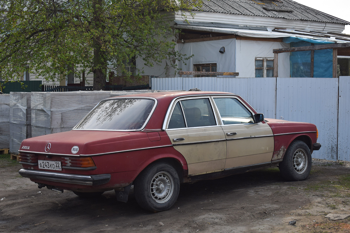 Алтайский край, № А 243 КО 22 — Mercedes-Benz (W123) '76-86