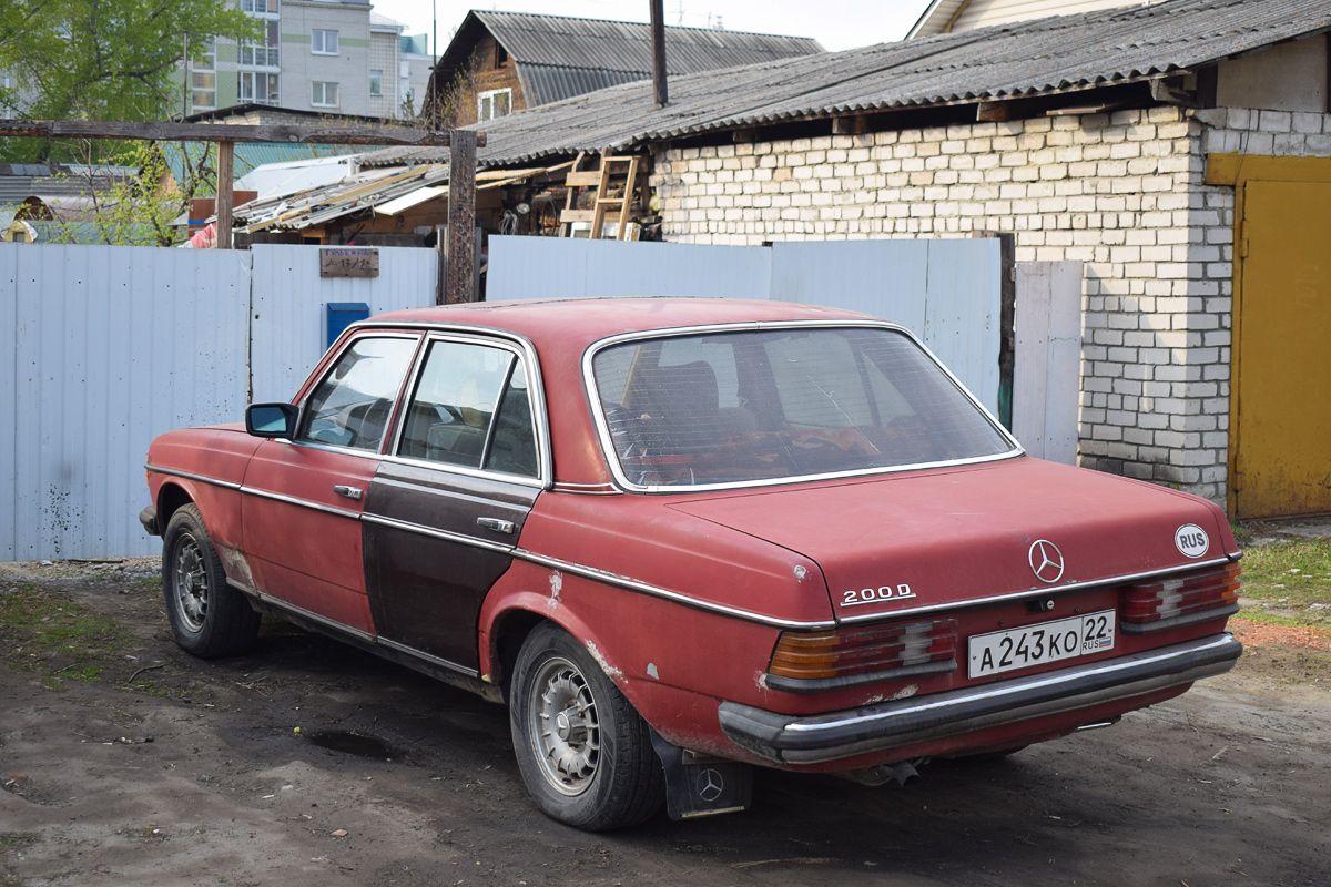 Алтайский край, № А 243 КО 22 — Mercedes-Benz (W123) '76-86