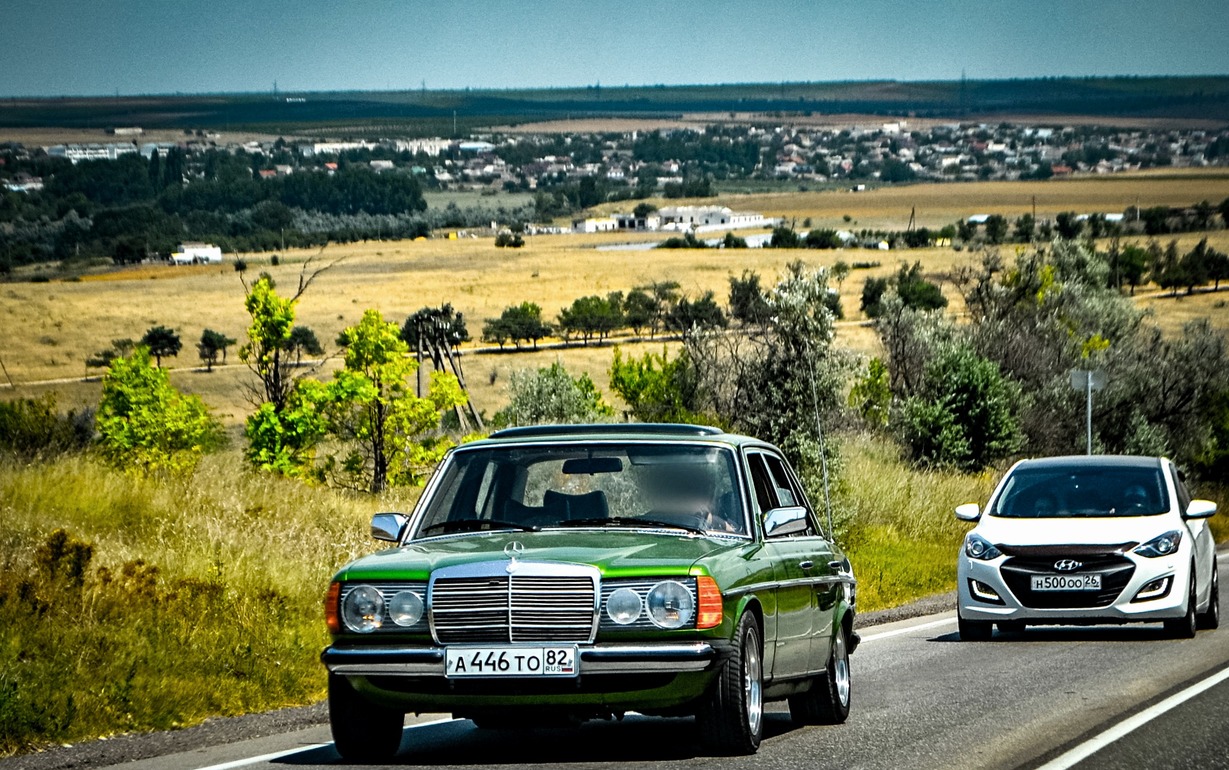 Крым, № А 446 ТО 82 — Mercedes-Benz (W123) '76-86