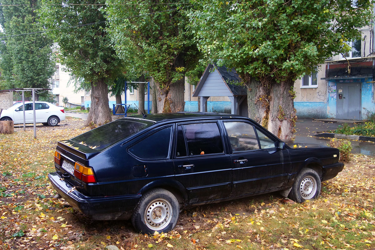 Саратовская область, № Х 015 АН 64 — Volkswagen Passat (B2) '80-88