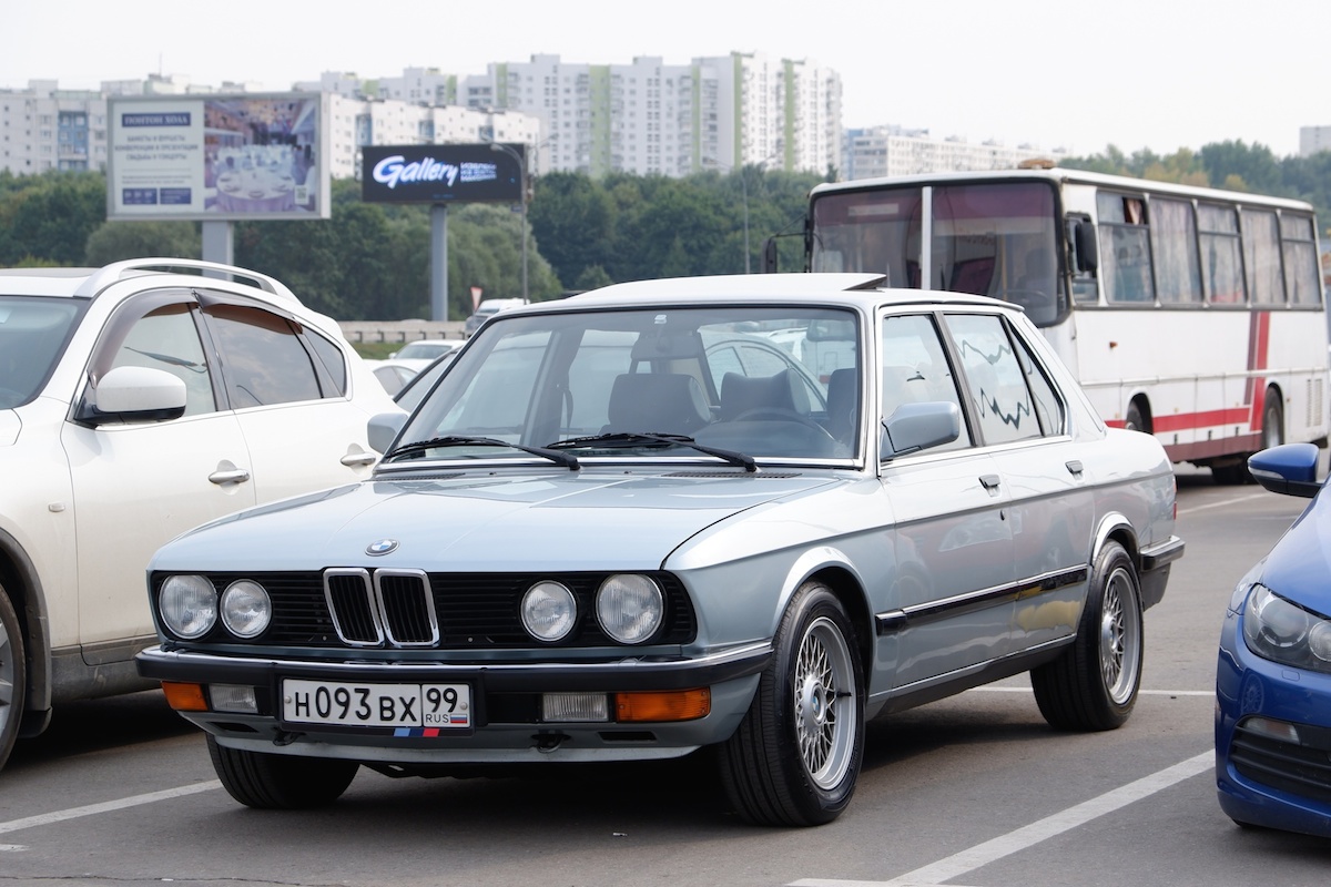 Москва, № Н 093 ВХ 99 — BMW 5 Series (E28) '82-88