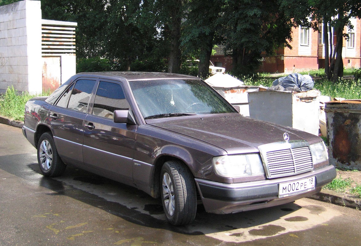 Удмуртия, № М 002 РЕ 18 — Mercedes-Benz (W124) '84-96