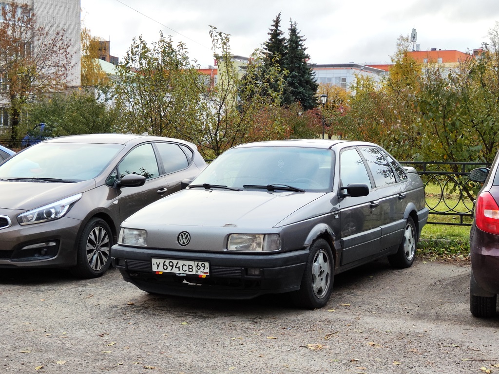 Тверская область, № У 694 СВ 69 — Volkswagen Passat (B3) '88-93