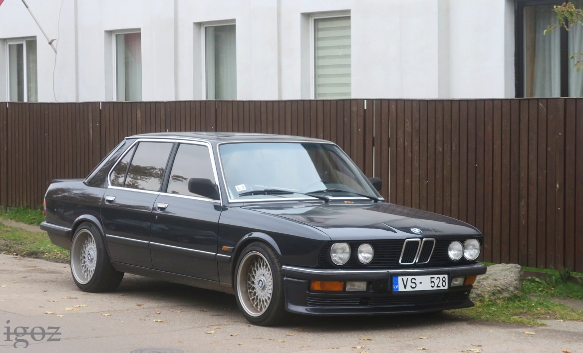 Латвия, № VS-528 — BMW 5 Series (E28) '82-88