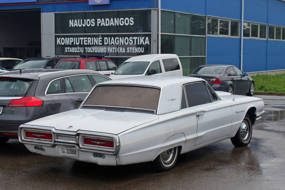 Литва, № 215868 — Ford Thunderbird (4G) '64-66