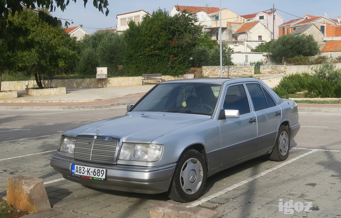 Босния и Герцеговина, № A83-K-689 — Mercedes-Benz (W124) '84-96