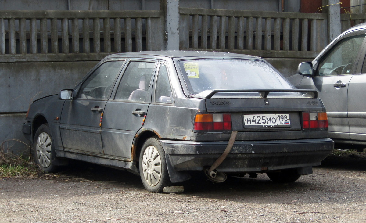 Санкт-Петербург, № Н 425 МО 198 — Volvo 440 '87-97