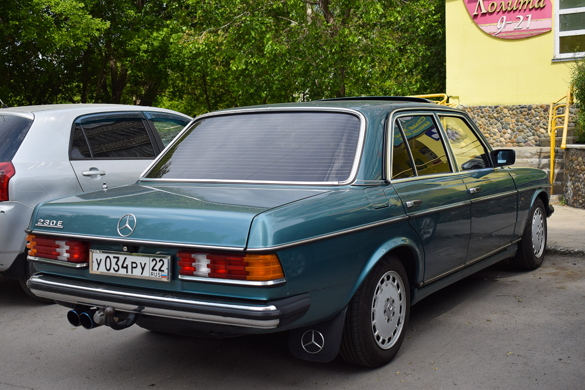 Алтайский край, № У 034 РУ 22 — Mercedes-Benz (W123) '76-86
