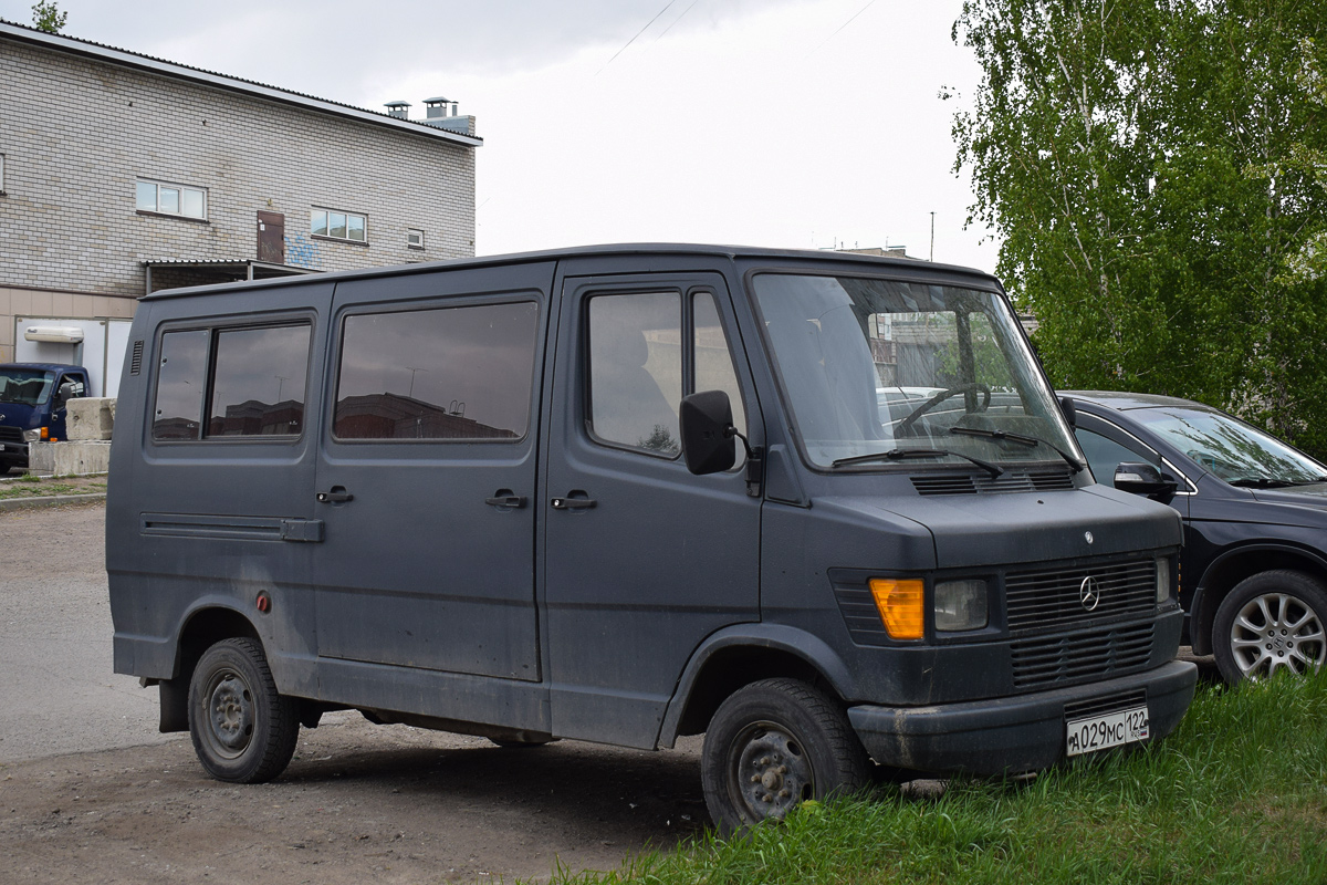 Алтайский край, № А 029 МС 122 — Mercedes-Benz T1 '76-96