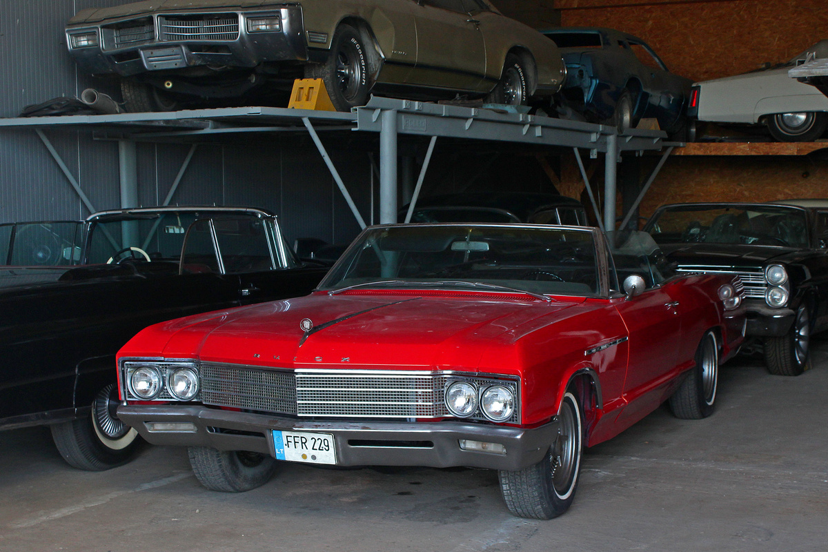 Литва, № FFR 229 — Buick Electra (3G) '65-70