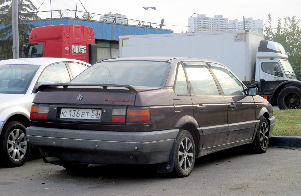Новгородская область, № С 136 ЕТ 53 — Volkswagen Passat (B3) '88-93