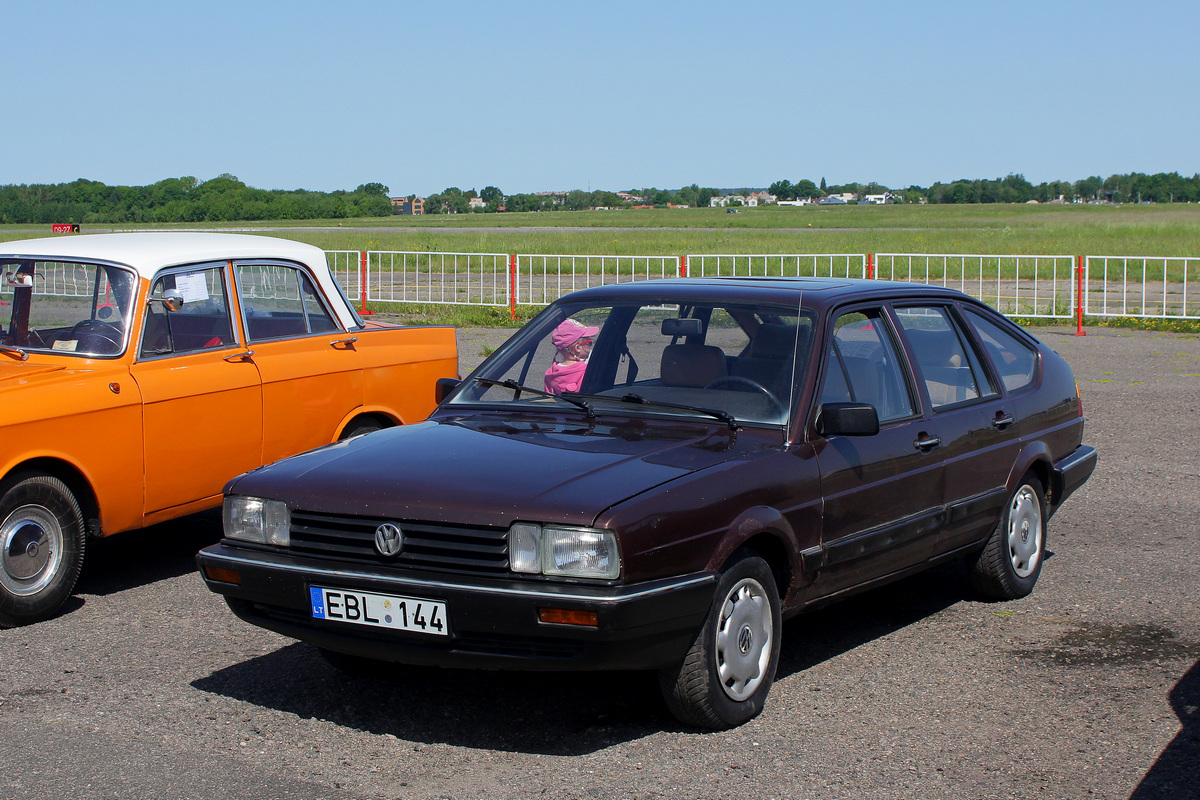 Литва, № EBL 144 — Volkswagen Passat (B2) '80-88; Литва — Retro mugė 2023