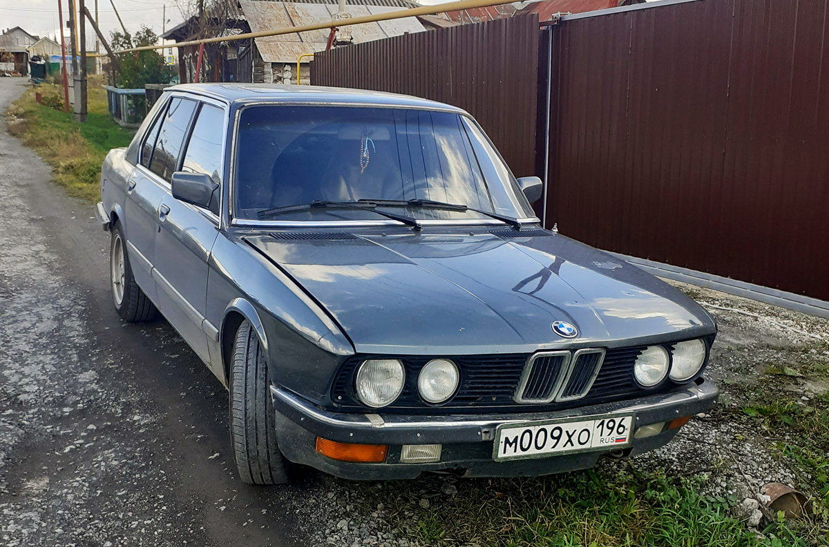 Свердловская область, № М 009 ХО 196 — BMW 5 Series (E28) '82-88
