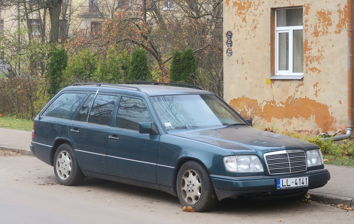 Латвия, № LL-4141 — Mercedes-Benz (S124) '86-96