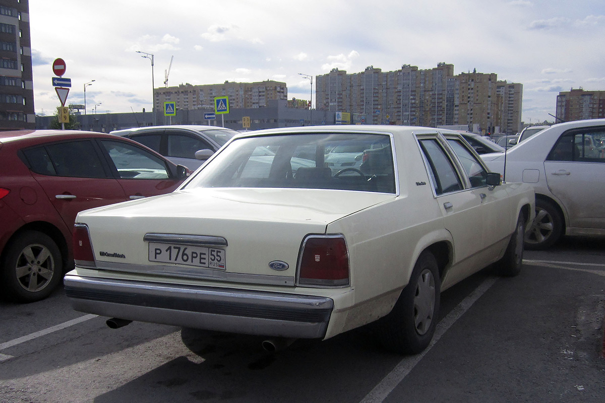 Тюменская область, № Р 176 РЕ 55 — Ford LTD Crown Victoria '88-91