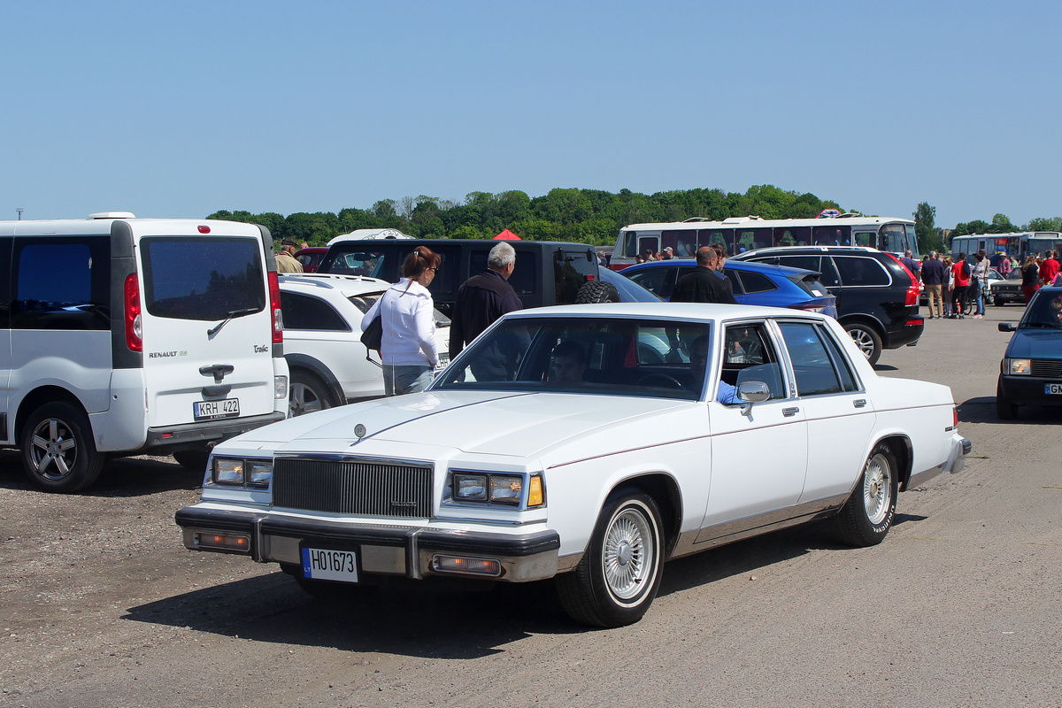 Литва, № H01673 — Buick LeSabre (5G) '77-85; Литва — Retro mugė 2023