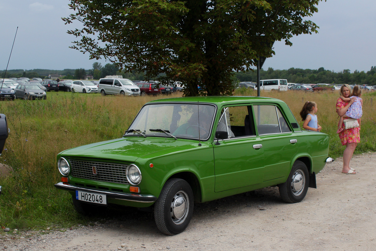 Литва, № H02048 — ВАЗ-21011 '74-83; Литва — Nesenstanti klasika 2023