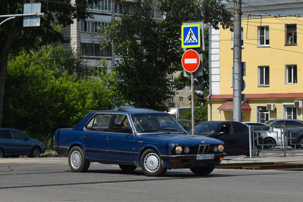 Алтайский край, № В 720 ОХ 122 — BMW 5 Series (E28) '82-88