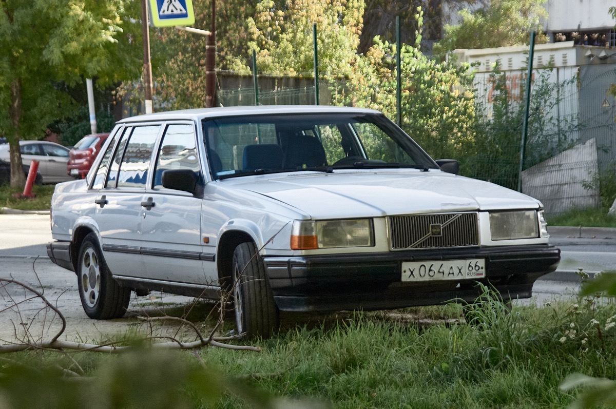 Свердловская область, № Х 064 АХ 66 — Volvo 740 '84-92