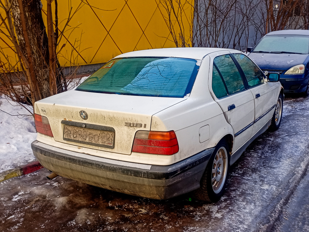 Московская область, № В 098 ЕО 90 — BMW 3 Series (E36) '90-00