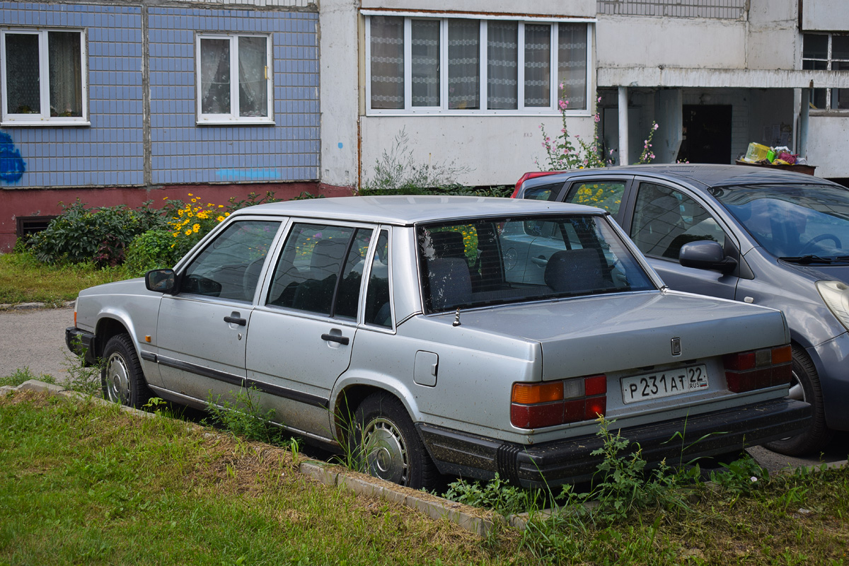 Алтайский край, № Р 231 АТ 22 — Volvo 740 '84-92