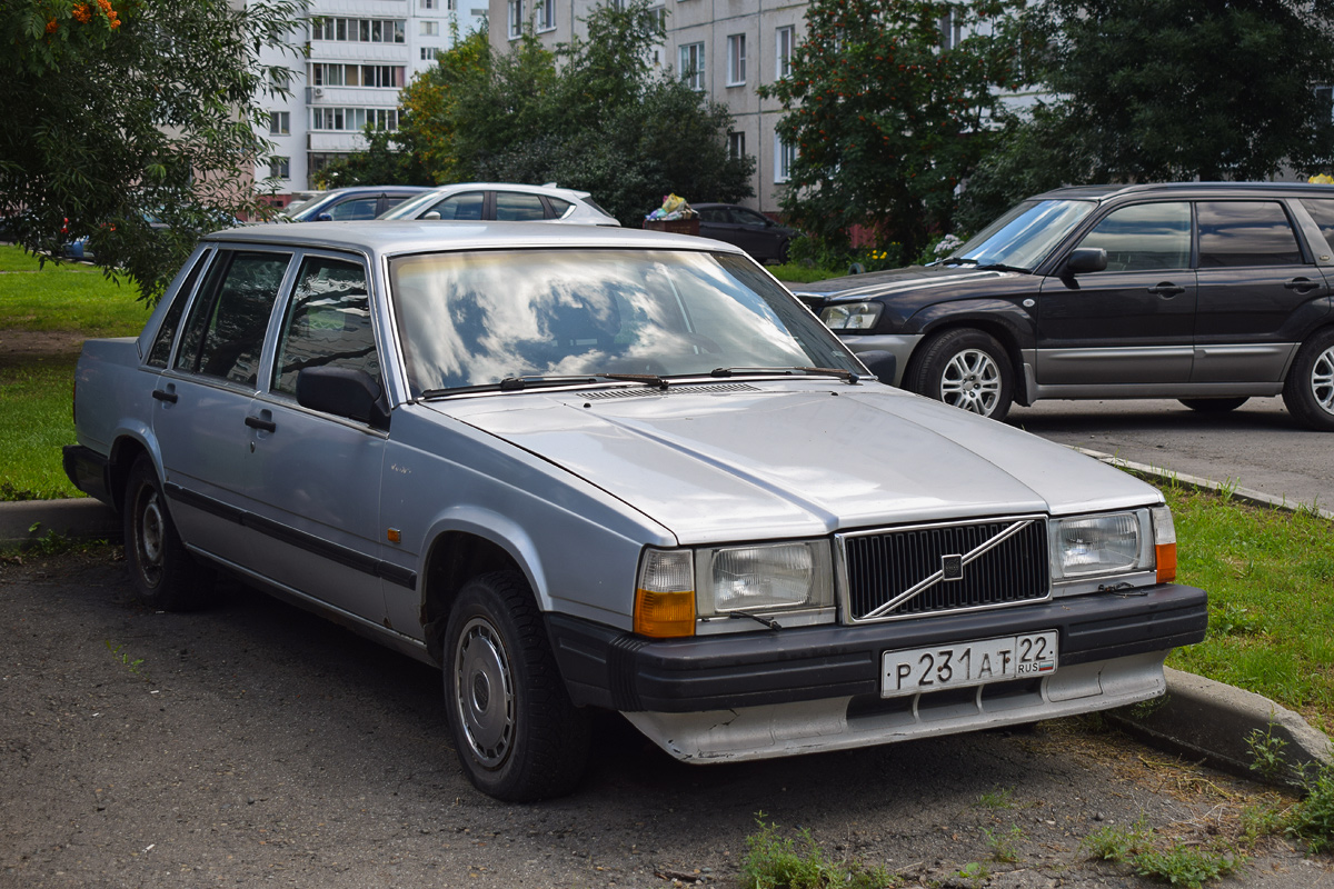 Алтайский край, № Р 231 АТ 22 — Volvo 740 '84-92