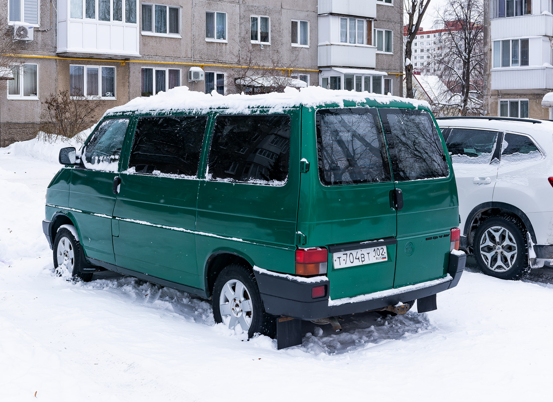 Башкортостан, № Т 704 ВТ 102 — Volkswagen Typ 2 (T4) '90-03