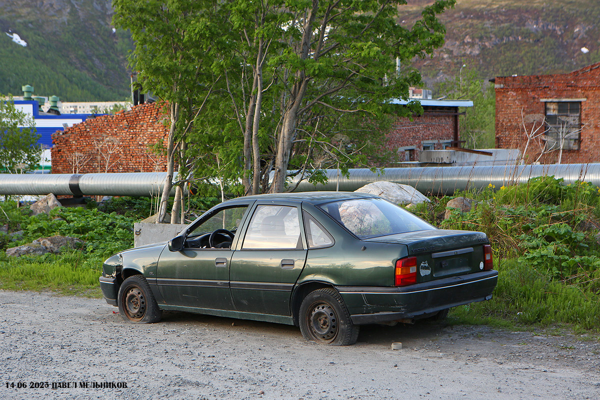Мурманская область, № Х 822 КТ 51 — Opel Vectra (A) '88-95