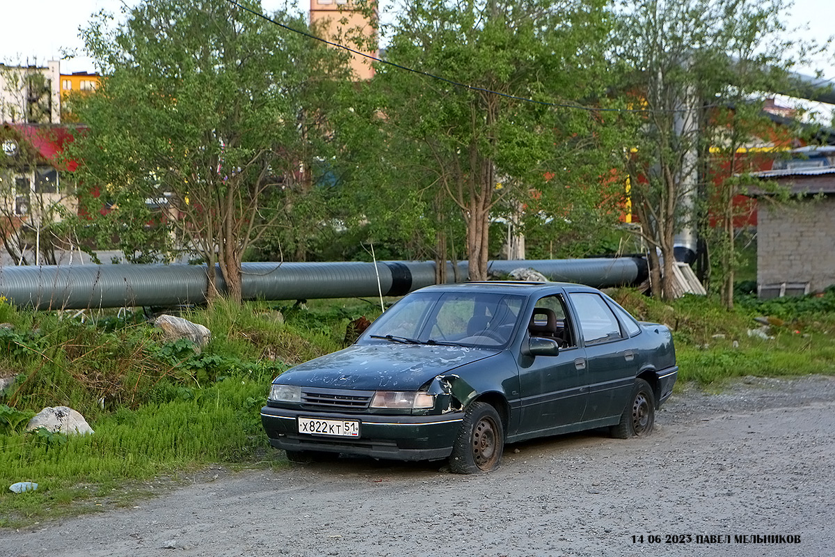 Мурманская область, № Х 822 КТ 51 — Opel Vectra (A) '88-95