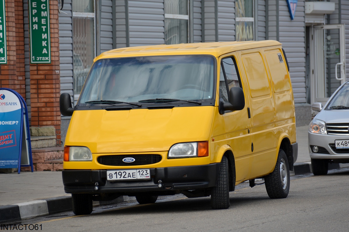 Краснодарский край, № В 192 АЕ 123 — Ford Transit (3G, facelift) '94-00