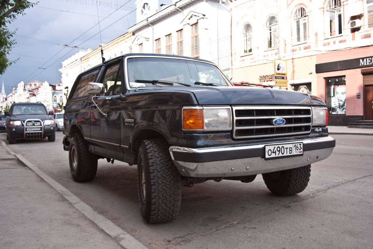 Самарская область, № О 490 ТВ 163 — Ford Bronco (4G) '86-91