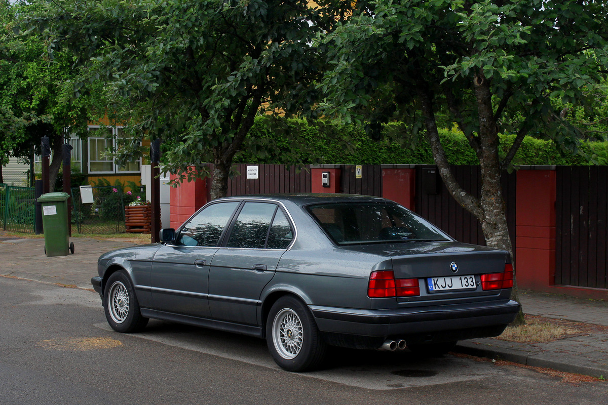Литва, № KJJ 133 — BMW 5 Series (E34) '87-96
