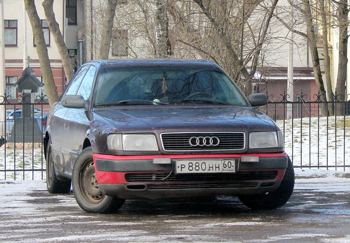 Псковская область, № Р 880 НН 60 — Audi 100 (C4) '90-94
