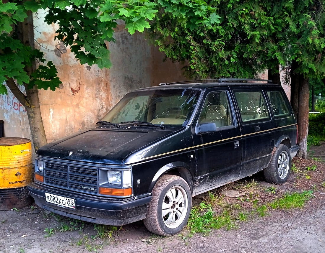 Краснодарский край, № К 082 КС 193 — Chrysler Voyager '88-90