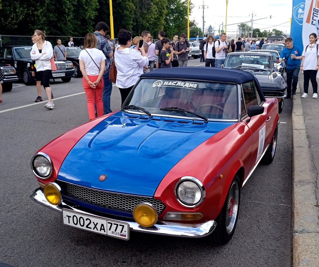 Москва, № Т 002 ХА 777 — FIAT 124 Sport Spider '66-85; Москва — Фестиваль "Ретрорейс" 2023