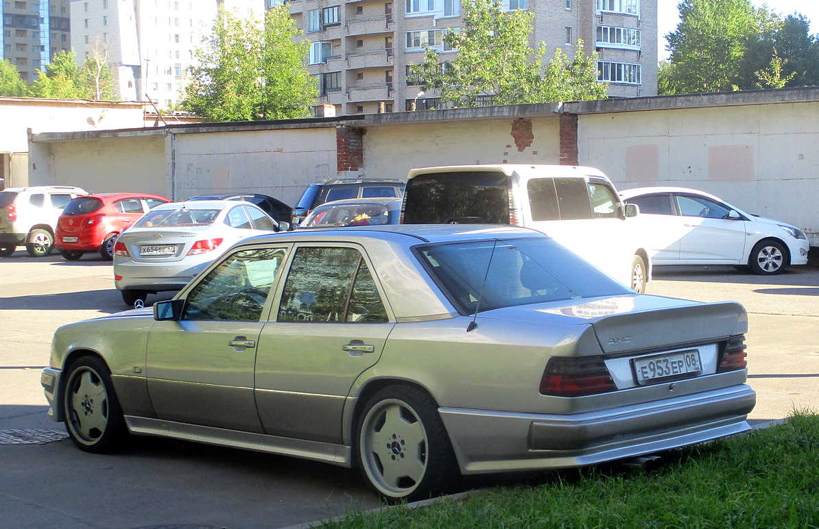 Калмыкия, № Е 953 ЕР 08 — Mercedes-Benz (W124) '84-96