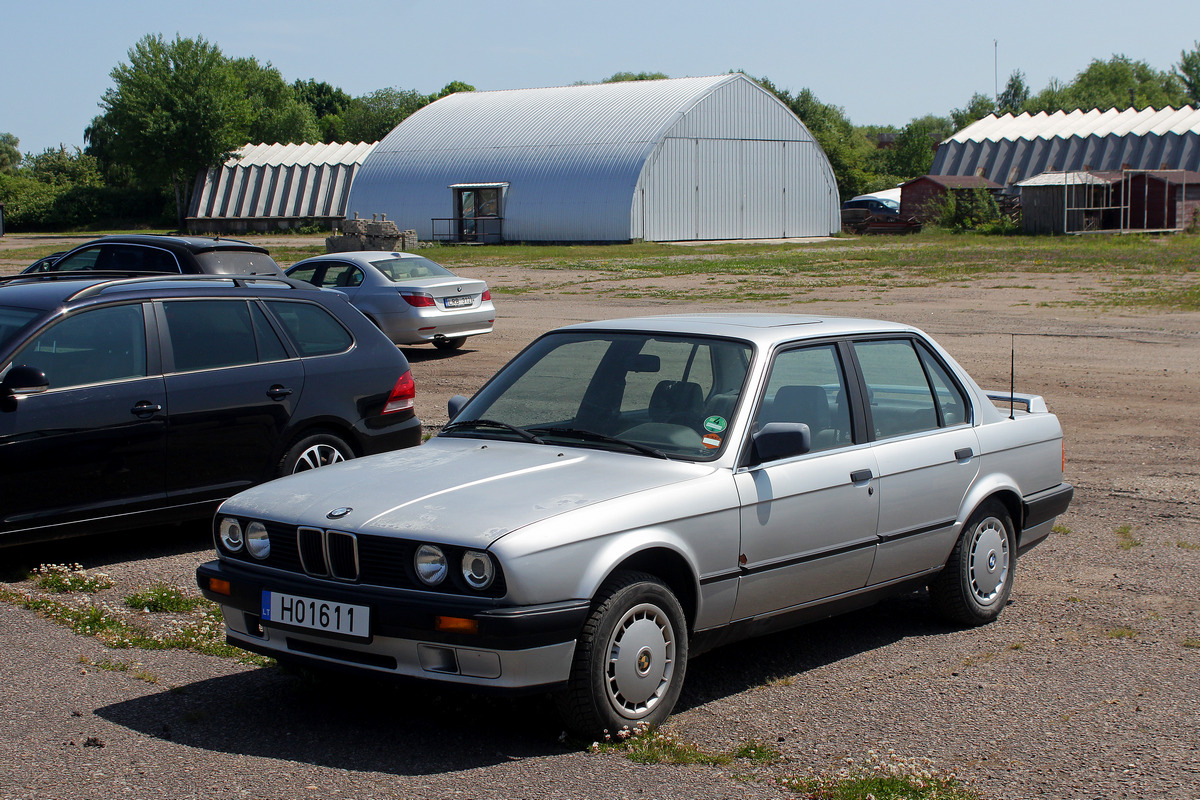 Литва, № H01611 — BMW 3 Series (E30) '82-94; Литва — Retro mugė 2023