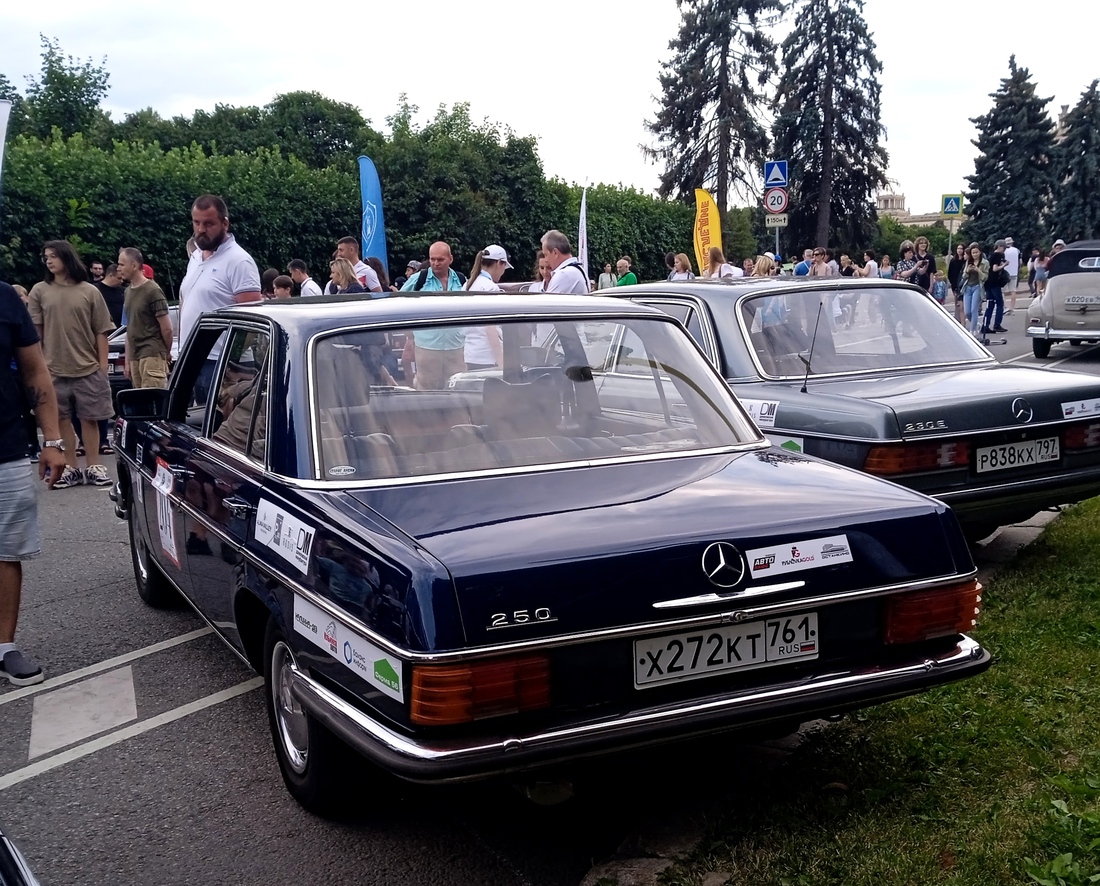 Ростовская область, № Х 272 КТ 761 — Mercedes-Benz (W114/W115) '72-76; Москва — Фестиваль "Ретрорейс" 2023