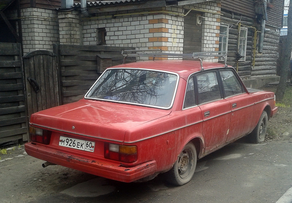 Псковская область, № М 926 ЕК 60 — Volvo 240 Series (общая модель)