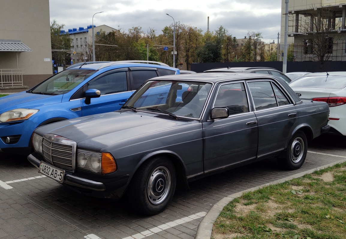 Минская область, № 4832 АВ-5 — Mercedes-Benz (W123) '76-86