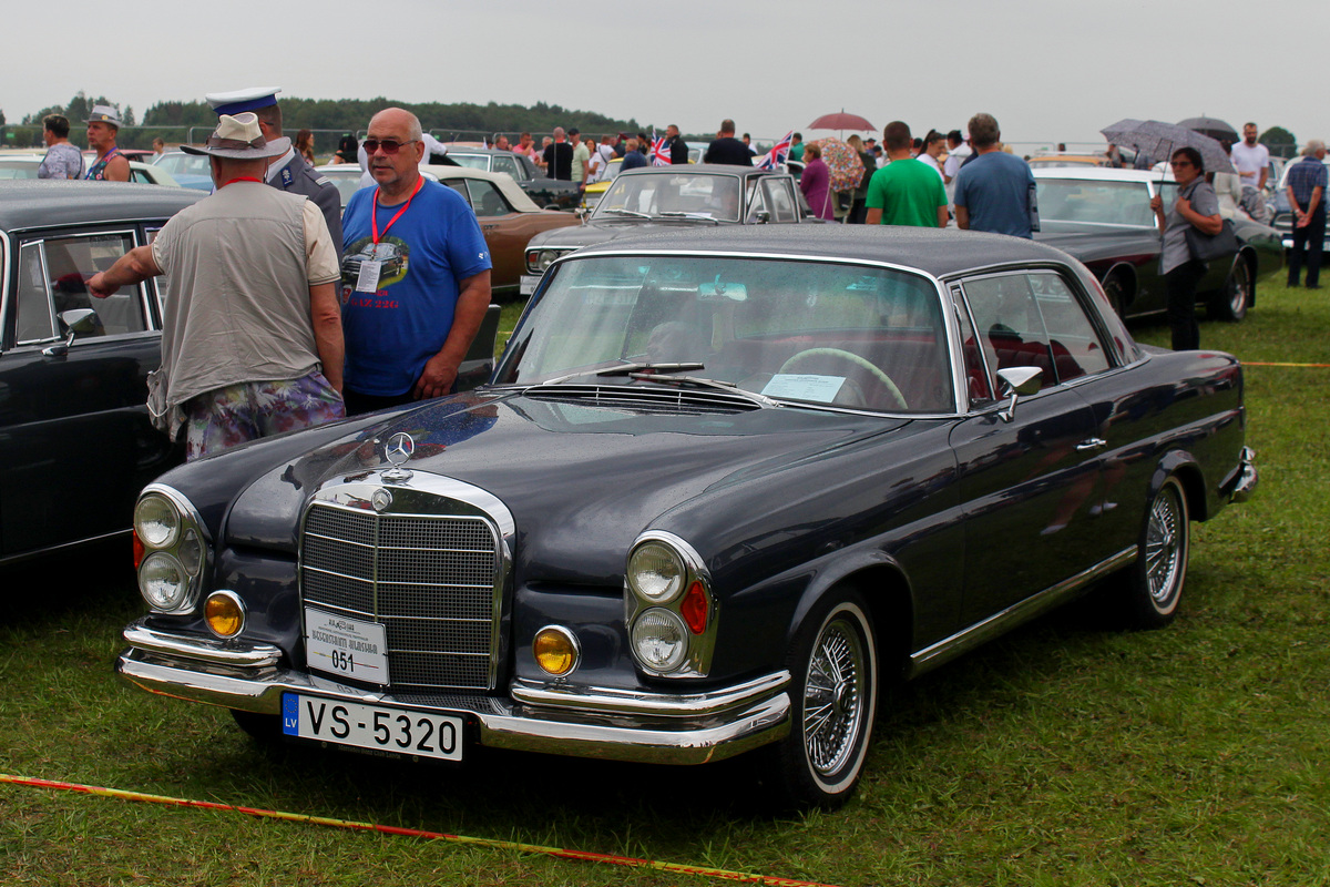 Латвия, № VS-5320 — Mercedes-Benz (W111/W112) '59-65; Литва — Nesenstanti klasika 2023
