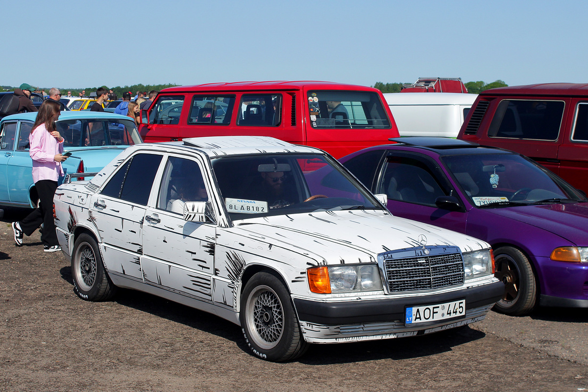 Литва, № AOF 445 — Mercedes-Benz (W201) '82-93; Литва — Retro mugė 2023