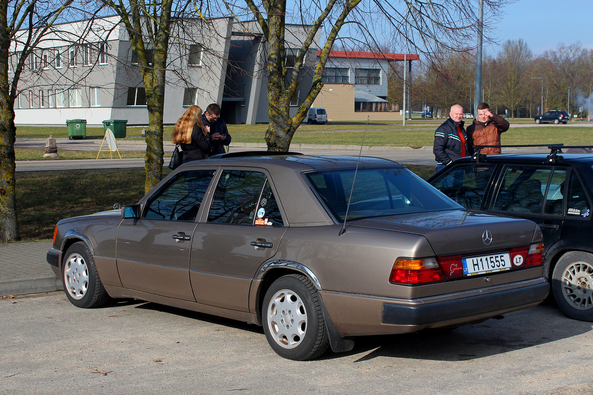 Литва, № H11555 — Mercedes-Benz (W124) '84-96; Литва — Retro mugė 2024 žiema