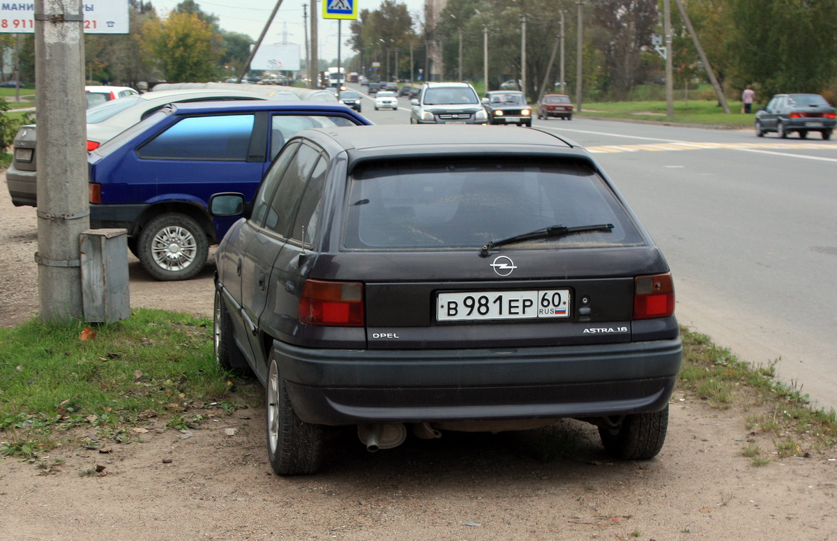 Псковская область, № В 981 ЕР 60 — Opel Astra (F) '91-98