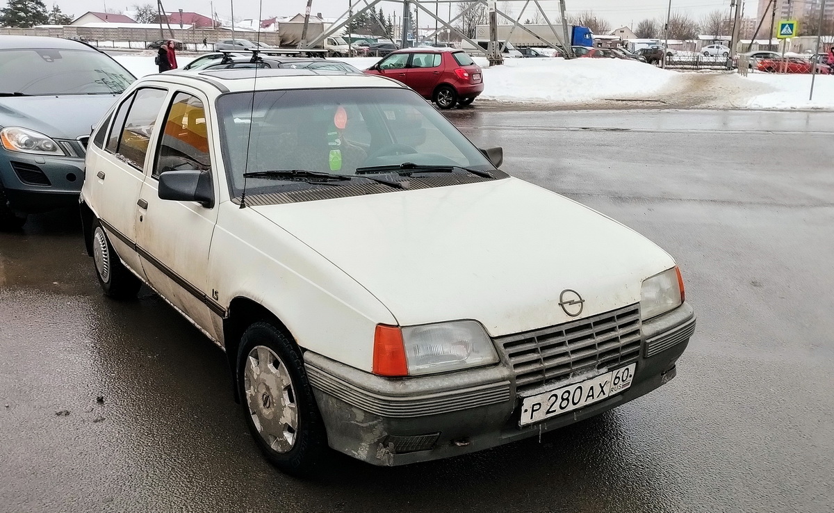 Псковская область, № Р 280 АХ 60 — Opel Kadett (E) '84-95